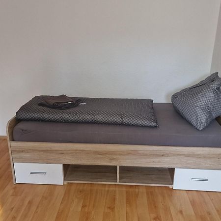 Appartamento Gudzevic Ferien Unterkuenfte A - 5 Gloggnitz Esterno foto