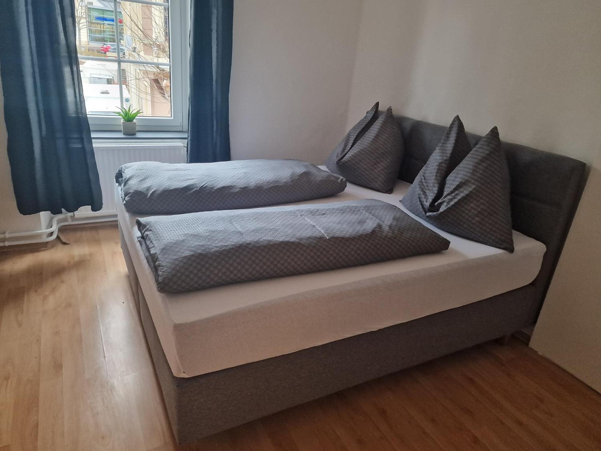 Appartamento Gudzevic Ferien Unterkuenfte A - 5 Gloggnitz Esterno foto