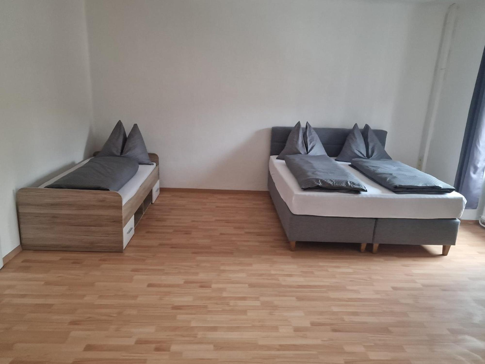Appartamento Gudzevic Ferien Unterkuenfte A - 5 Gloggnitz Esterno foto