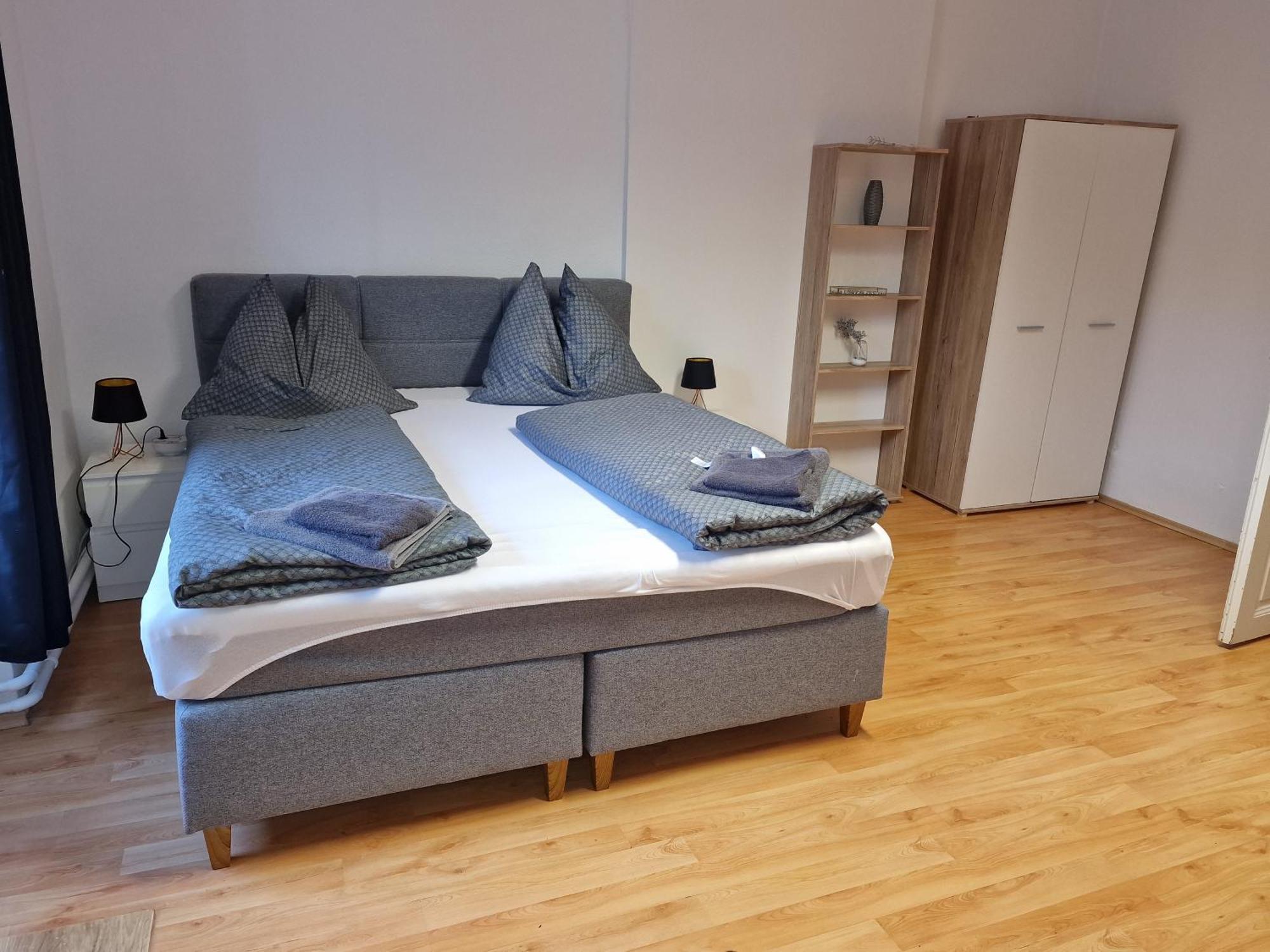 Appartamento Gudzevic Ferien Unterkuenfte A - 5 Gloggnitz Esterno foto