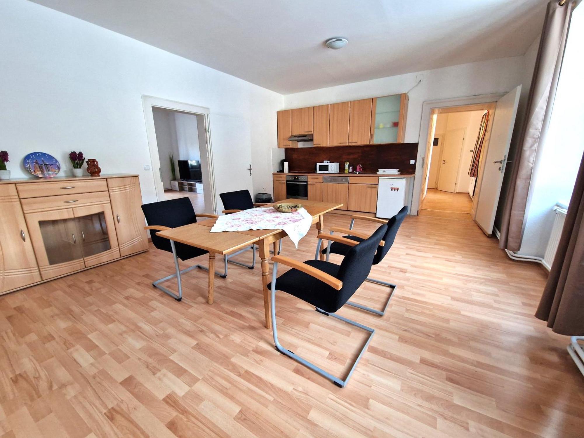 Appartamento Gudzevic Ferien Unterkuenfte A - 5 Gloggnitz Esterno foto